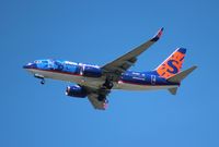 N715SY @ MCO - Sun Country 737-700 - by Florida Metal