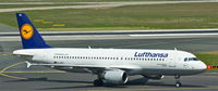 D-AIPS @ EDDL - Lufthansa, is here taxiing shortly after arrival at Düsseldorf Int'l(EDDL) - by A. Gendorf
