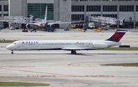 N952DL @ MIA - Delta MD-88