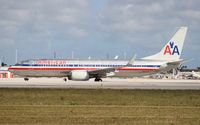 N954AN @ MIA - American 737-800 - by Florida Metal