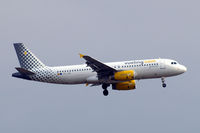 EC-LUN @ EGLL - Airbus A320-214 [5479] (Vueling Airlines) Home~G 05/07/2014. On approach 27L. - by Ray Barber