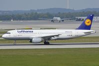 D-AIPE @ EDDM - Lufthansa - by Maximilian Gruber