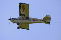 PH-BON @ EHSB - Towing a sailplane @ Soeterberg airbase. - by Mabogey