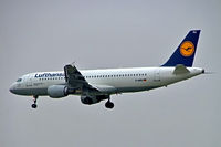D-AIPU @ EDDF - Airbus A320-211 [0135] (Lufthansa) Frankfurt~G 10/09/2005 - by Ray Barber