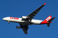 PT-MVR @ EGLL - Airbus A330-223 [977] (TAM Airlines) Home~G 18/01/2011. On approach 27R. - by Ray Barber