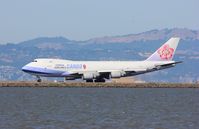 B-18719 @ KSFO - Boeing 747-400F