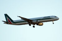 EI-IXH @ EGLL - Airbus A321-112 [0940] (Alitalia) Home~G 09/01/2011. On approach 27L. - by Ray Barber