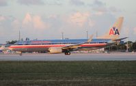 N913NN @ MIA - American 737-800 - by Florida Metal