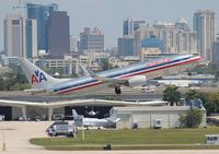 N934AN @ FLL - American 737-800 - by Florida Metal
