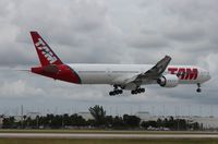 PT-MUF @ MIA - TAM 777-300 - by Florida Metal