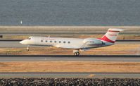 B-8256 @ KSFO - Gulfstream G550