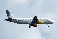 EC-MBL @ EGLL - Airbus A320-216 [3833] (Vueling Airlines) Home~G 14/07/2014. On approach 27L. - by Ray Barber