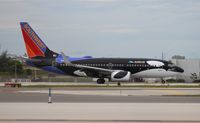 N713SW @ FLL - Southwest 737-700 Shamu One - by Florida Metal