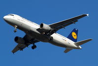 D-AIPH @ EGLL - Airbus A320-211 [0086] (Lufthansa) Home~G 03/02/2011 - by Ray Barber