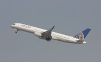 N41135 @ KLAX - Boeing 757-200 - by Mark Pasqualino