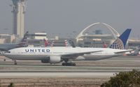 N220UA @ KLAX - Boeing 777-200