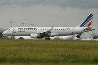 F-HBLA @ LFPG - Embraer ERJ-190ER, Landing Rwy 26L, Roissy Charles De Gaulle Airport (LFPG-CDG) - by Yves-Q