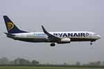 EI-DPW @ EIDW - Ryanair - by Chris Hall