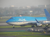 PH-BFR @ AMS - Spcl logo KLM 95 years - by Henk Geerlings