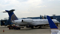 N11565 @ KORD - At the gate O'Hare - by Ronald Barker