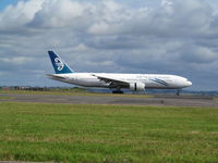ZK-OKD @ NZAA - landing at akl - by magnaman