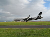 ZK-OXA @ NZAA - at akl - by magnaman