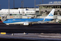 PH-BXW @ ESSA - Taxiing to runway 19R. - by Anders Nilsson