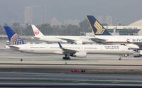 N75858 @ KLAX - Boeing 757-300 - by Mark Pasqualino