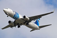 SU-GEB @ EGLL - Boeing 737-866 [40800] (EgyptAir) Home~G 26/09/2011. On approach 27R. - by Ray Barber