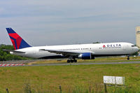 N196DN @ LFPG - Boeing 767-332ER [28453] (Delta Air Lines) Paris-Charles De Gaulle~F 17/06/2009 - by Ray Barber