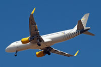 EC-LVU @ EGLL - Airbus A320-214[SL] [5616] (Vueling Airlines) Home~G 01/08/2013. On approach 27R. - by Ray Barber