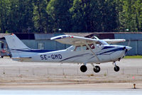 SE-GMD @ ESSB - R/Cessna F.172M Skyhawk [1430] Stockholm-Bromma~SE 06/06/2008 - by Ray Barber