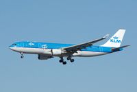 PH-AOE @ YVR - KLM 95 years - by metricbolt