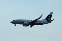 N609AS @ KSEA - Alaska Airlines, here on short finals at Seattle-Tacoma Int'l(KSEA) - by A. Gendorf