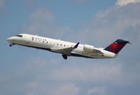N805AY @ DTW - Delta Connection CRJ-200