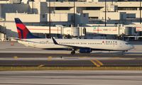 N818DA @ MIA - Delta