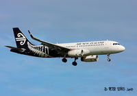 ZK-OXB @ NZAA - Air New Zealand Ltd., Auckland - by Peter Lewis