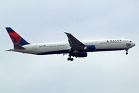 N841MH @ EGLL - Boeing 767-432ER [29714] (Delta Air Lines) Home~G 03/09/2013. On approach 27L. - by Ray Barber