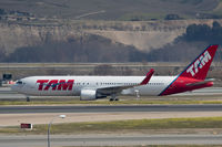 PT-MSV @ LEMD - Taxying to the terminal - by alanh