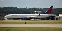 N821DN @ KATL - Landing Atlanta - by Ronald Barker