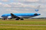 PH-BQN @ EHAM - KLM B772 take off run. - by FerryPNL