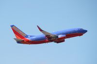 N411WN @ KFLL - Boeing 737-700 - by Mark Pasqualino