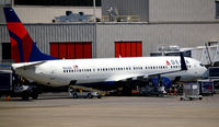 N822DN @ KATL - At the gate Atlanta - by Ronald Barker