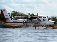 OB-1913-P - 'parked' in the river near Iquitos - by confauna