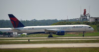 N6705Y @ KATL - Landing Atlanta - by Ronald Barker