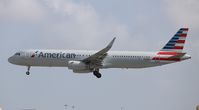 N135NN @ MIA - American A321 - by Florida Metal
