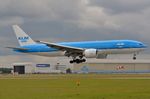 PH-BQF @ EHAM - KLM B772 landing. - by FerryPNL