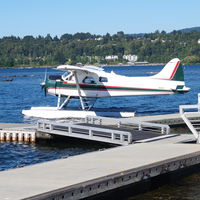 N450P @ RNT - DHC-2 getting ready to taxi out on Lake Washington from RNT. - by Eric Olsen