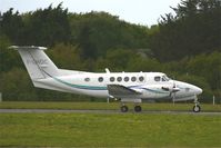 F-GHOC @ LFRB - Beech 200 Super King Air, Taxiing to holding point rwy 25L, Brest-Bretagne airport (LFRB-BES) - by Yves-Q