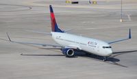 N801DZ @ TPA - Delta 737-900 - the only Delta 900 with standard wing tip anti collision strobes, 802 and after got LED